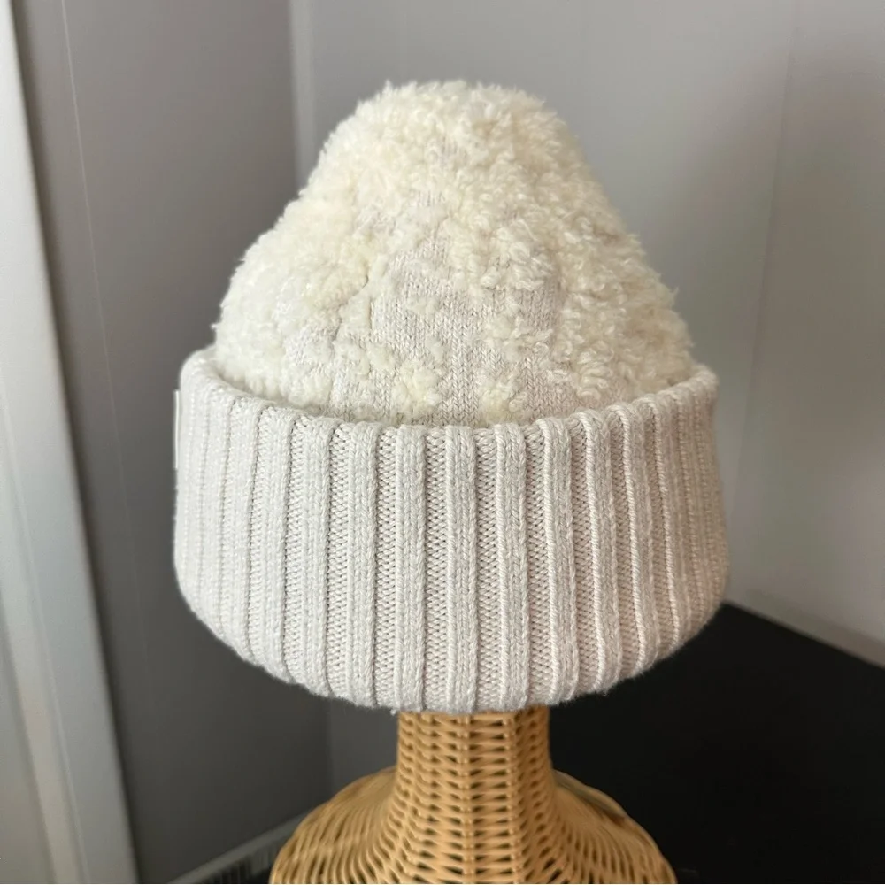 Lululemon Ombré knit textured Beanie Bone/White Opal - Picture 3 of 10